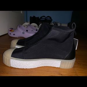 black slip on platform tennis shoes